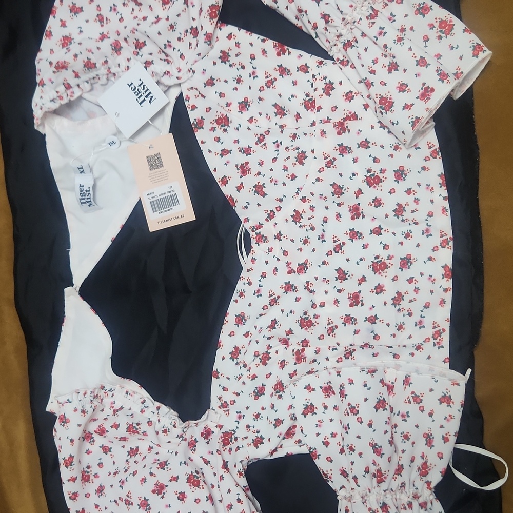 Tiger Mist XL Floral top NWT